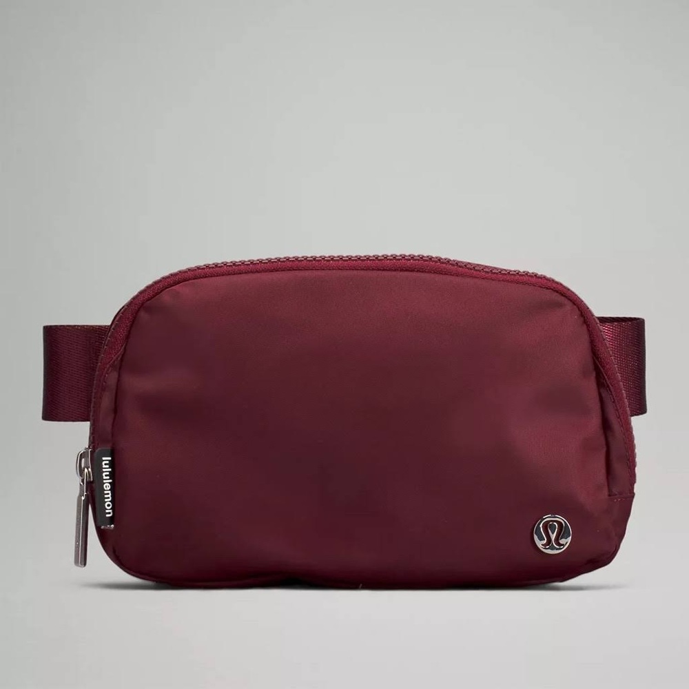 Lululemon everywhere belt bag red merlot NWT
